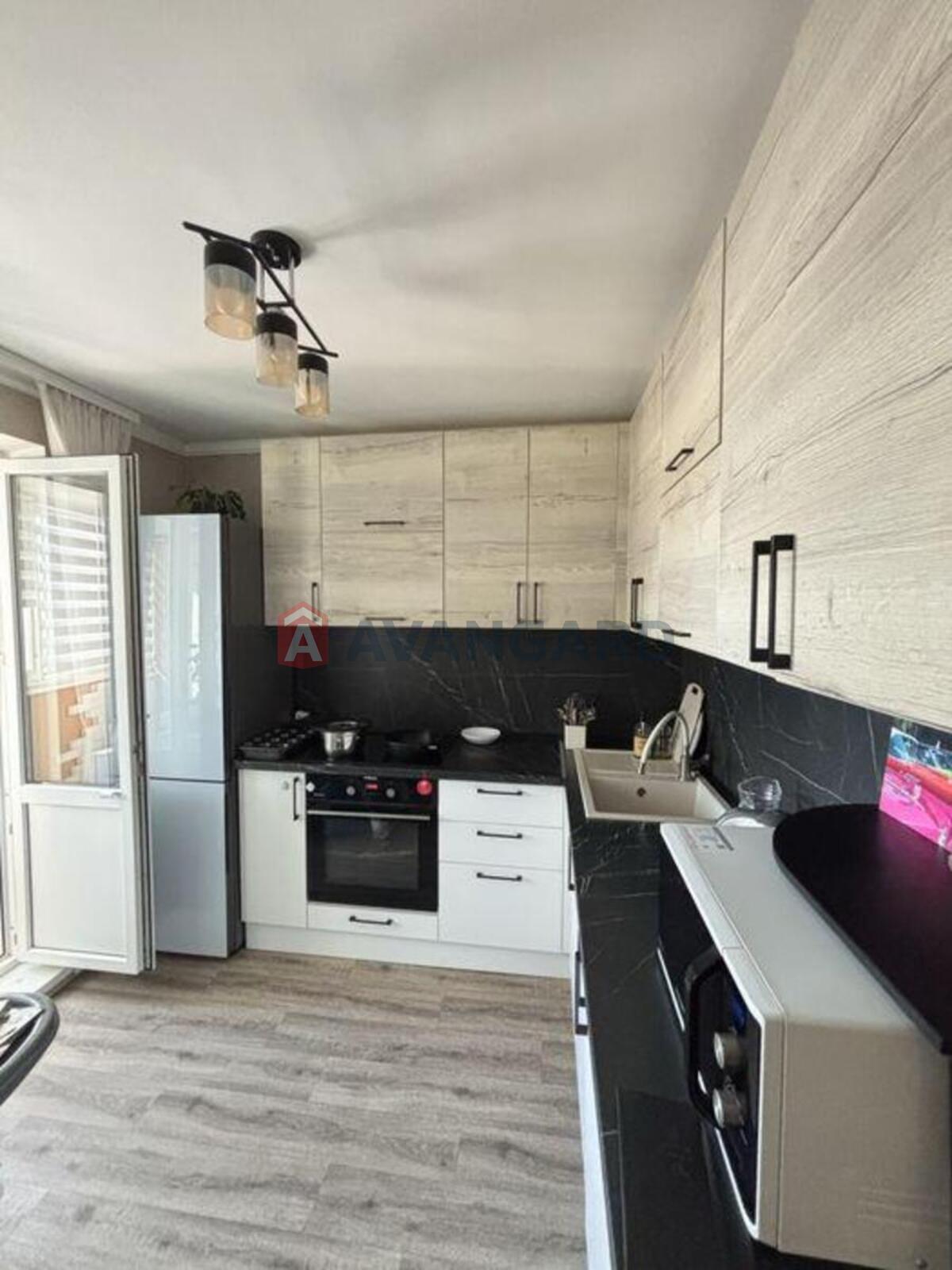 2 ��. ��������, 49/-/9 ��. �., 14/16 ������ ���� 17