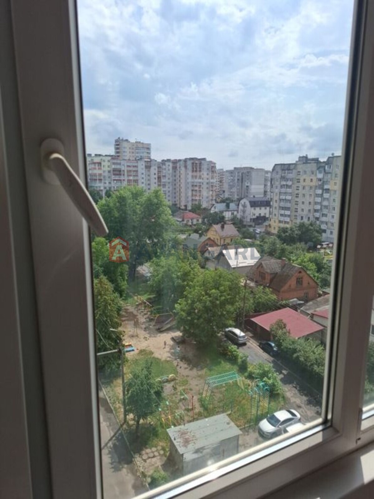 3 ��. ��������, 76/-/10 ��. �., 8/10 ������ ���� 1