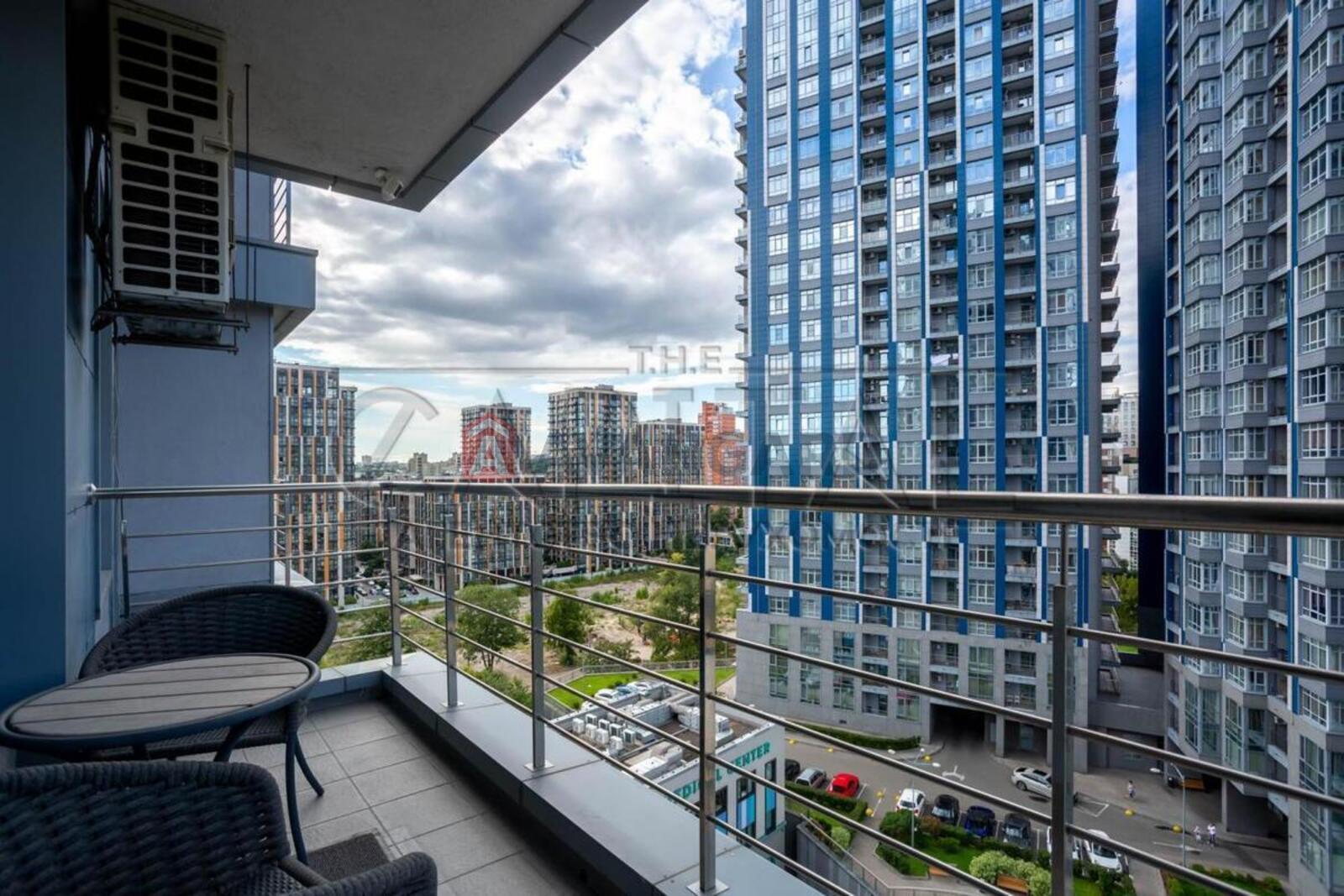 3 ����. ��������, 70/45/20 ��. �., 11/24 ���� ���� 21