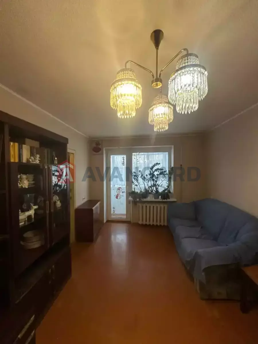 3 ��. ��������, 55/41/5 ��. �., 4/5 ������ ���� 3