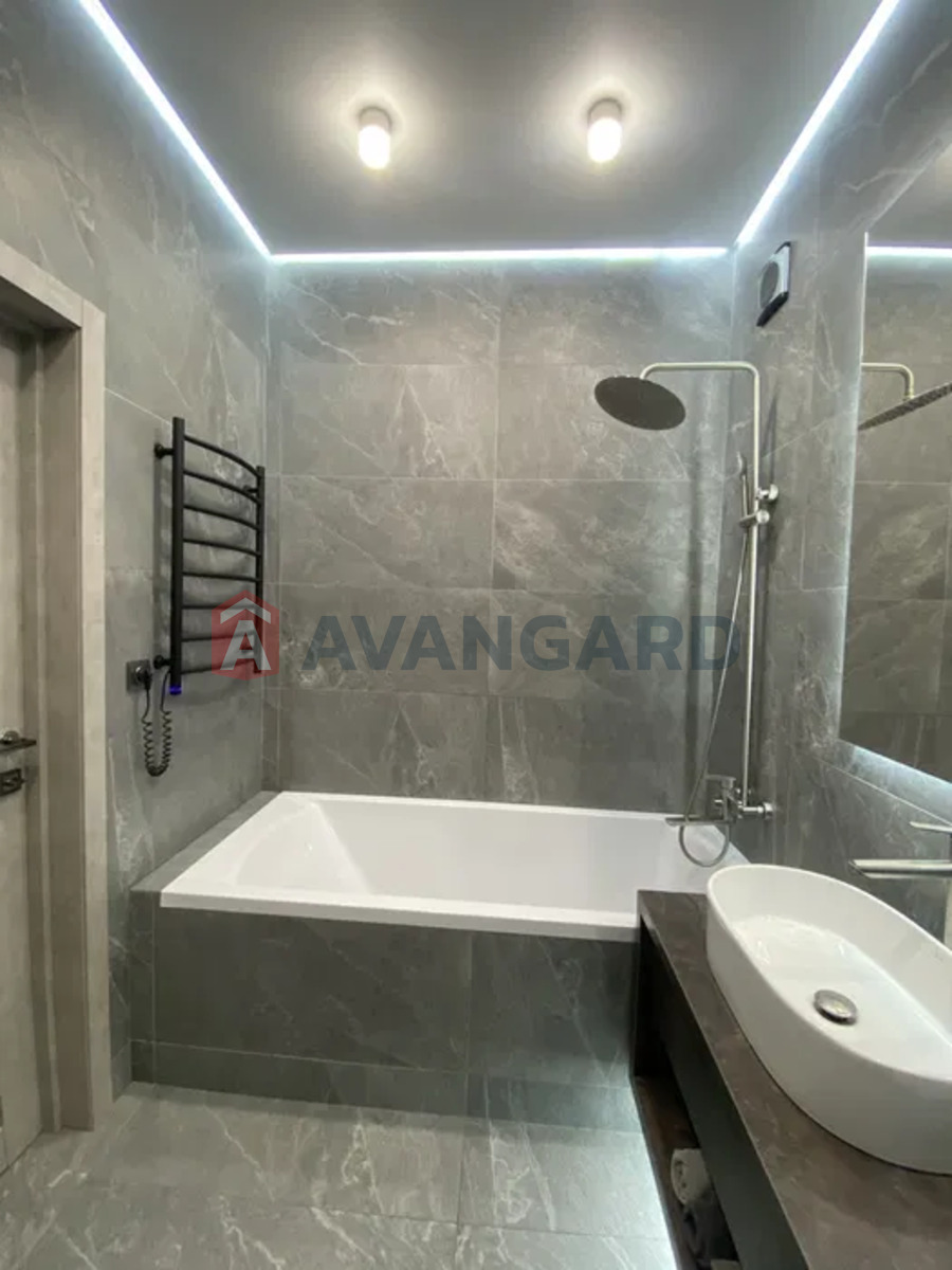 3 ����. ��������, 75/-/7 ��. �., 5/5 ���� ���� 8