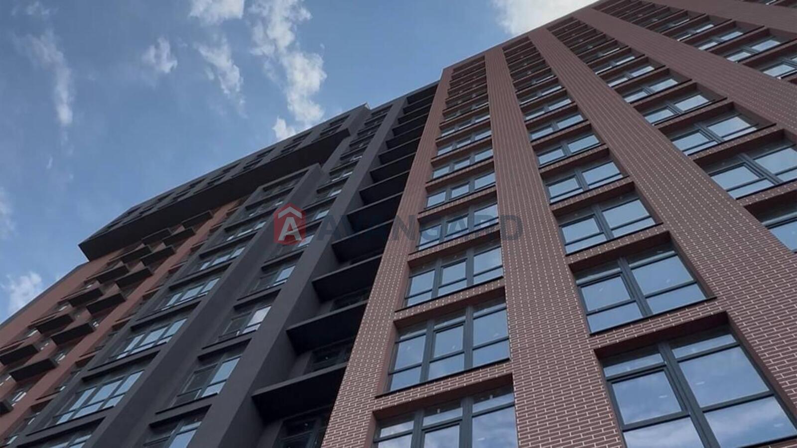 3 ��. ��������, 83/36/25 ��. �., 10/16 ������ ���� 1