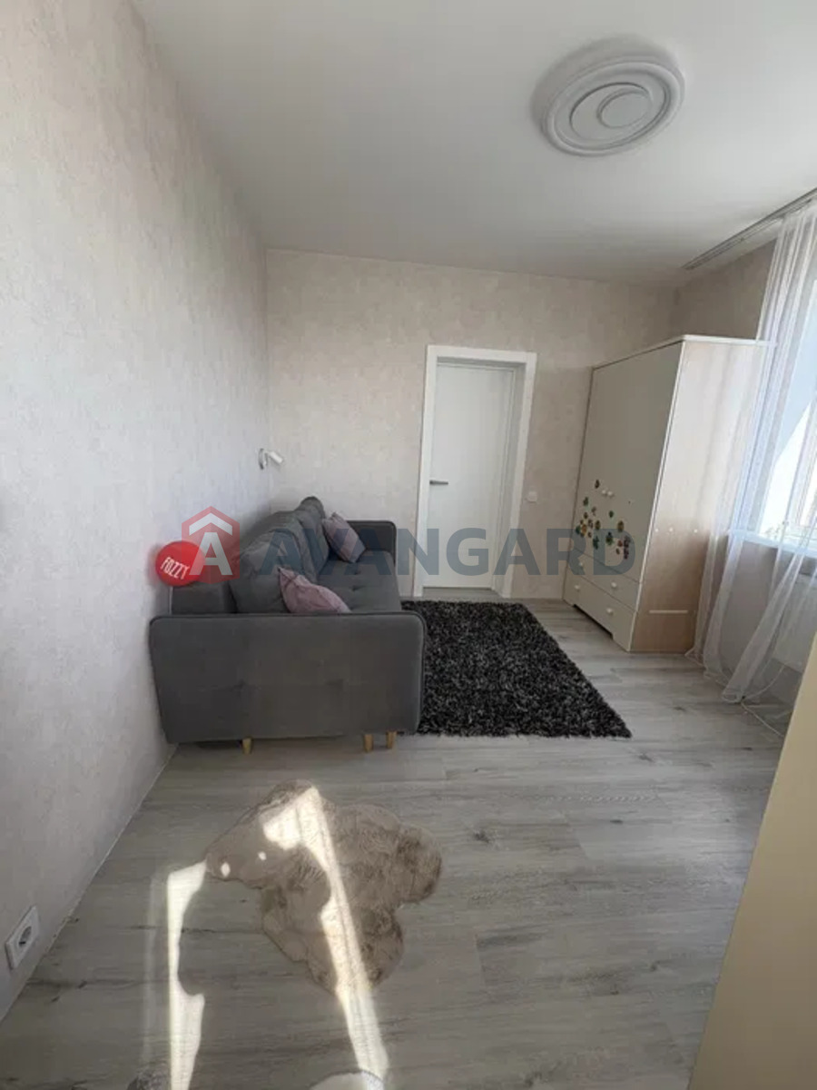 3 ��. ��������, 72/-/10 ��. �., 24/33 ������ ���� 24