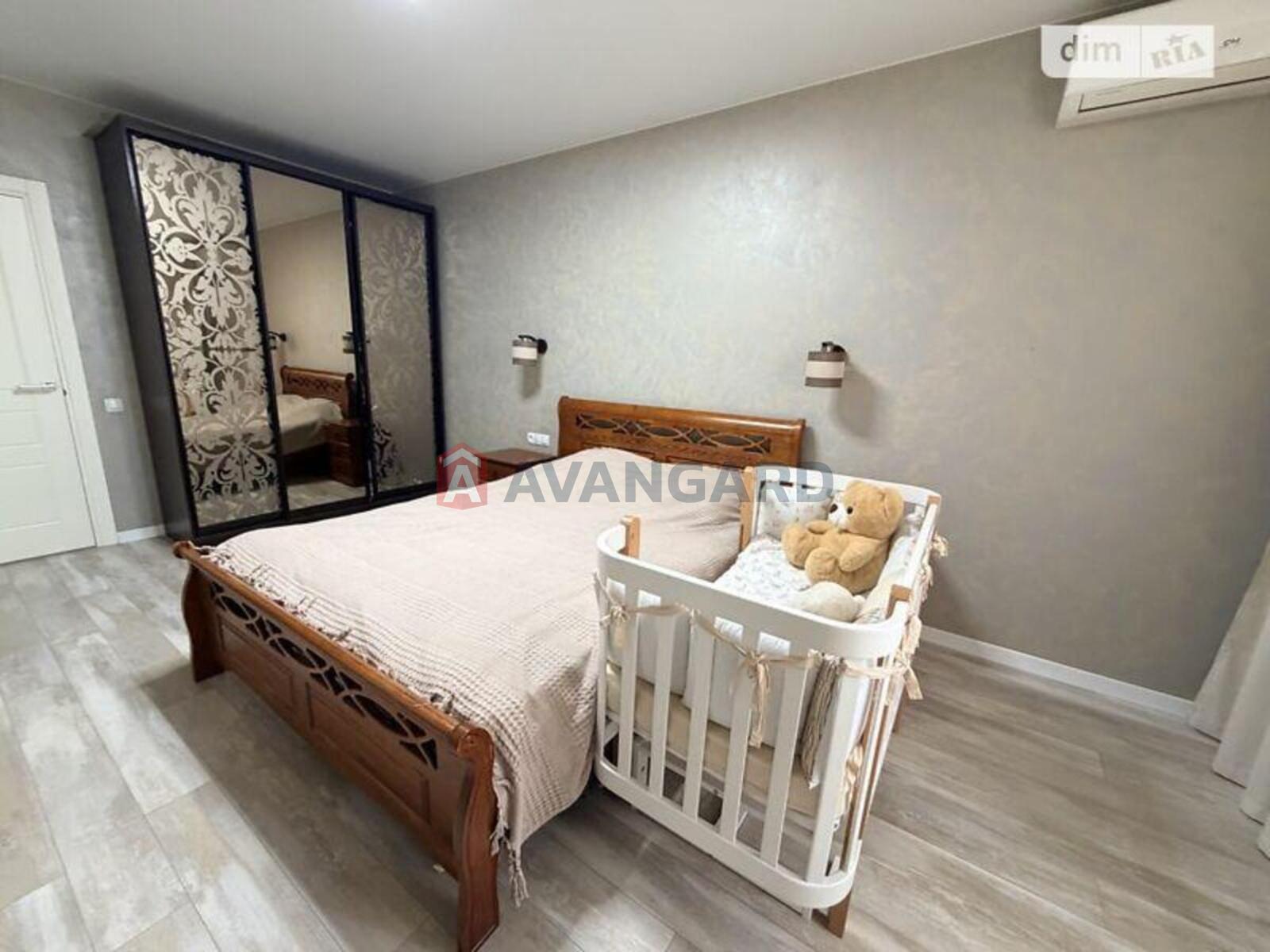 2 ��. ��������, 62/44/15 ��. �., 5/14 ������ ���� 24