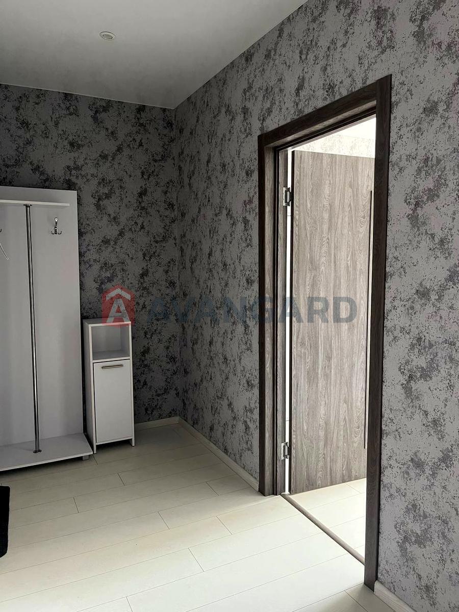 1 ��. ��������, 38.9 / 15.1 / 13.6 ��. �., 3/10 ������ ���� 10