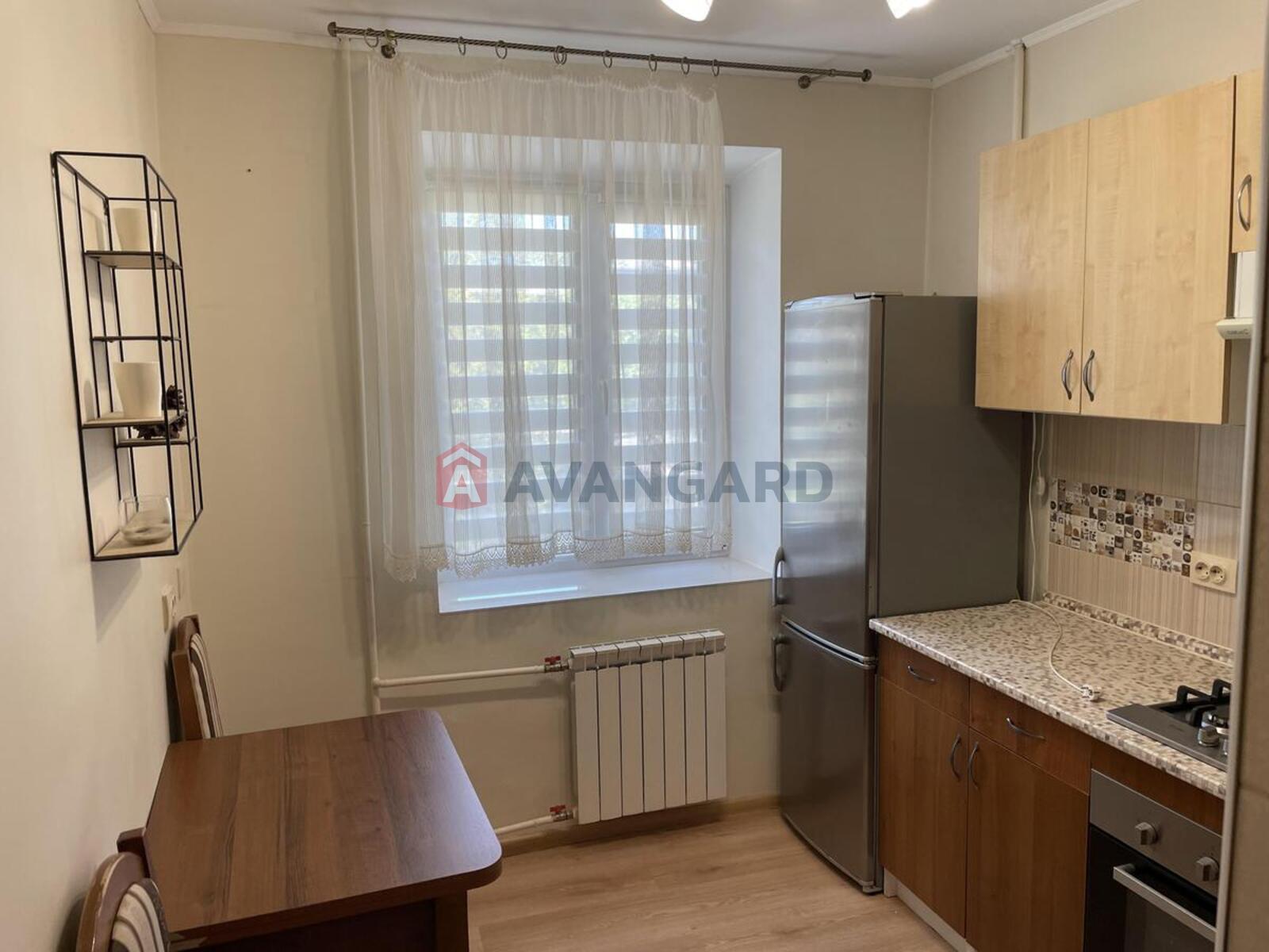 1 ��. ��������, 37/18/6 ��. �., 4/9 ������ ���� 12