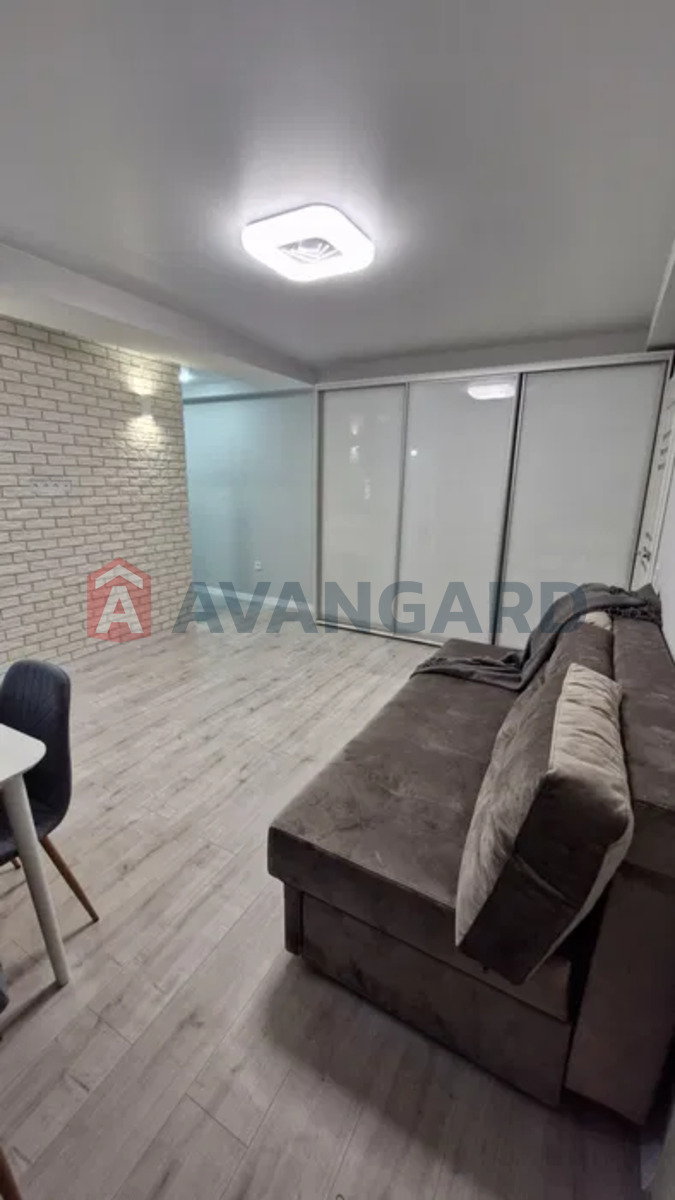 3 ����. ��������, 47/-/7 ��. �., 1/5 ���� ���� 9