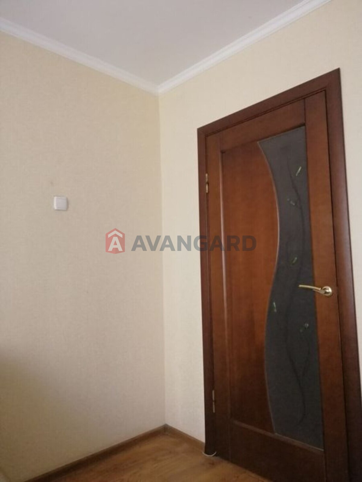 3 ��. ��������, 61/-/8 ��. �., 1/10 ������ ���� 12