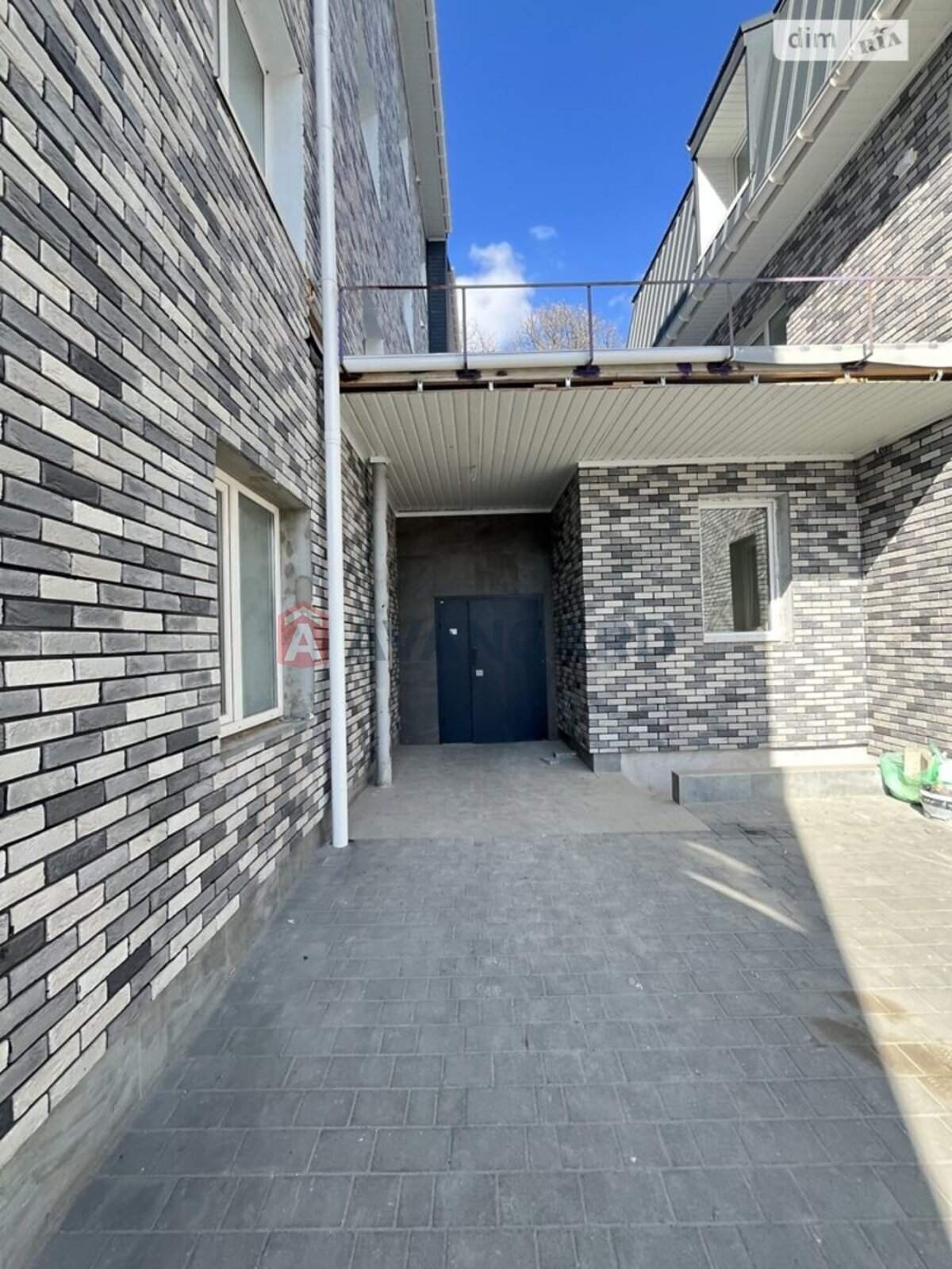 1 ��. ��������, 30/-/- ��. �., 2/3 ������ ���� 2