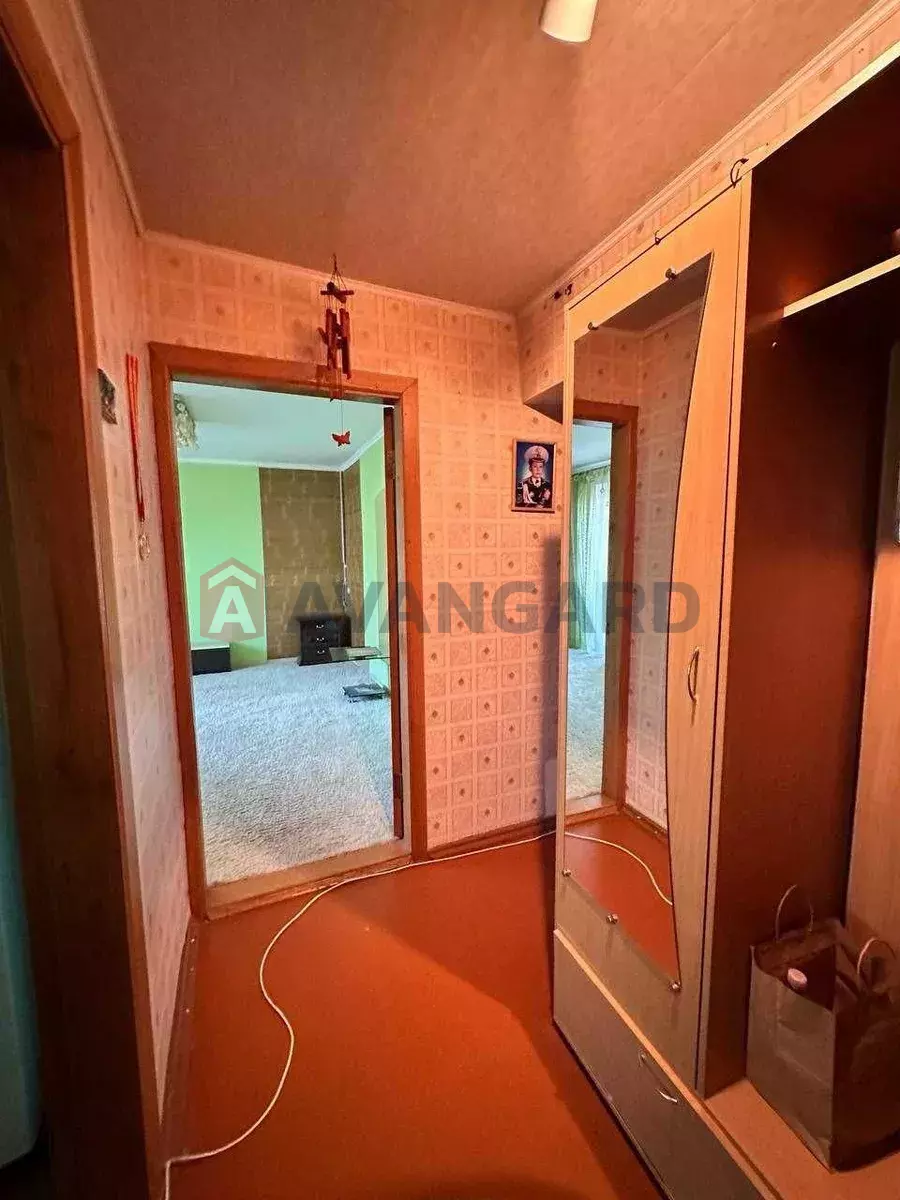 3 ����. ��������, 70/-/10 ��. �., 5/5 ���� ���� 11