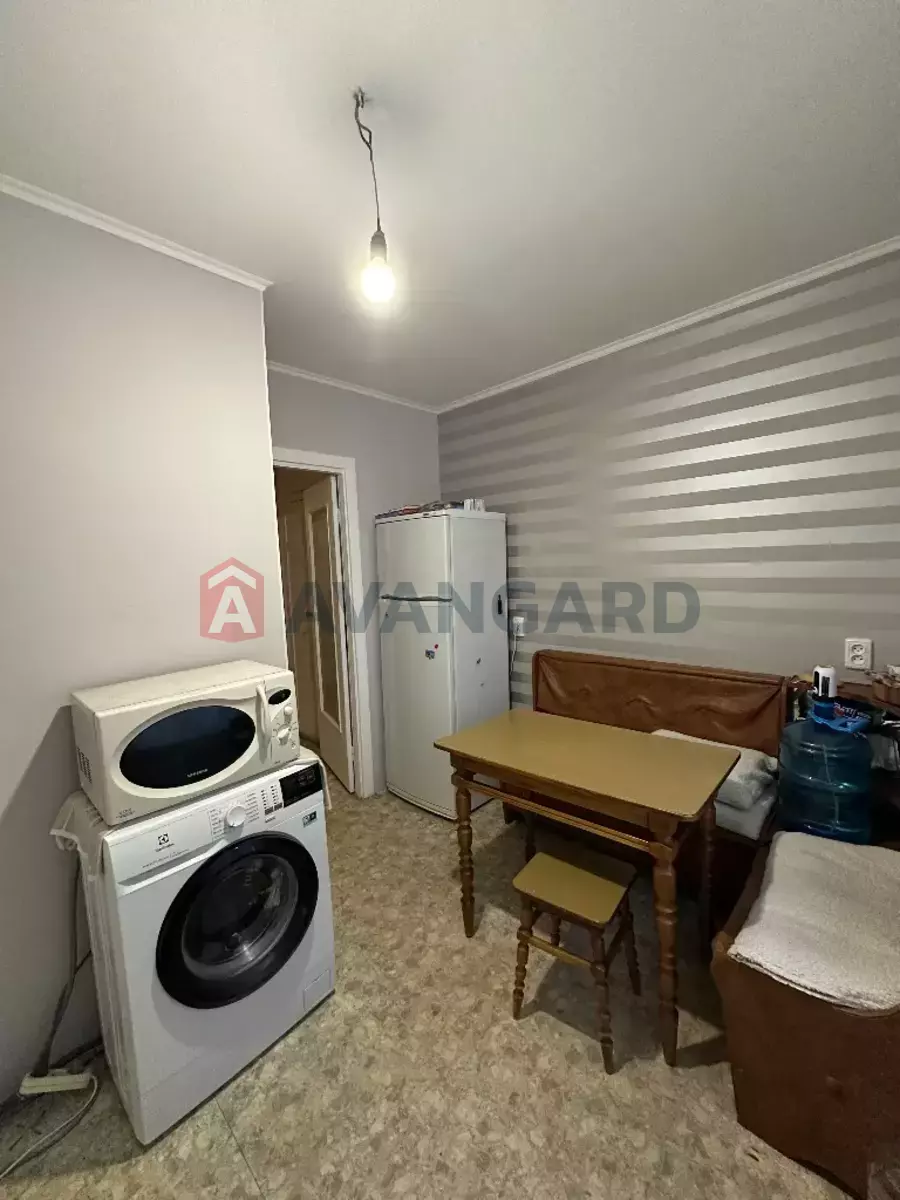 3 ��. ��������, 73/-/- ��. �., 4/9 ������ ���� 4