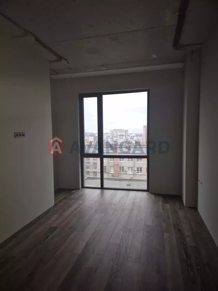 3 ��. ��������, 100/42/25 ��. �., 7/10 ������ ���� 7