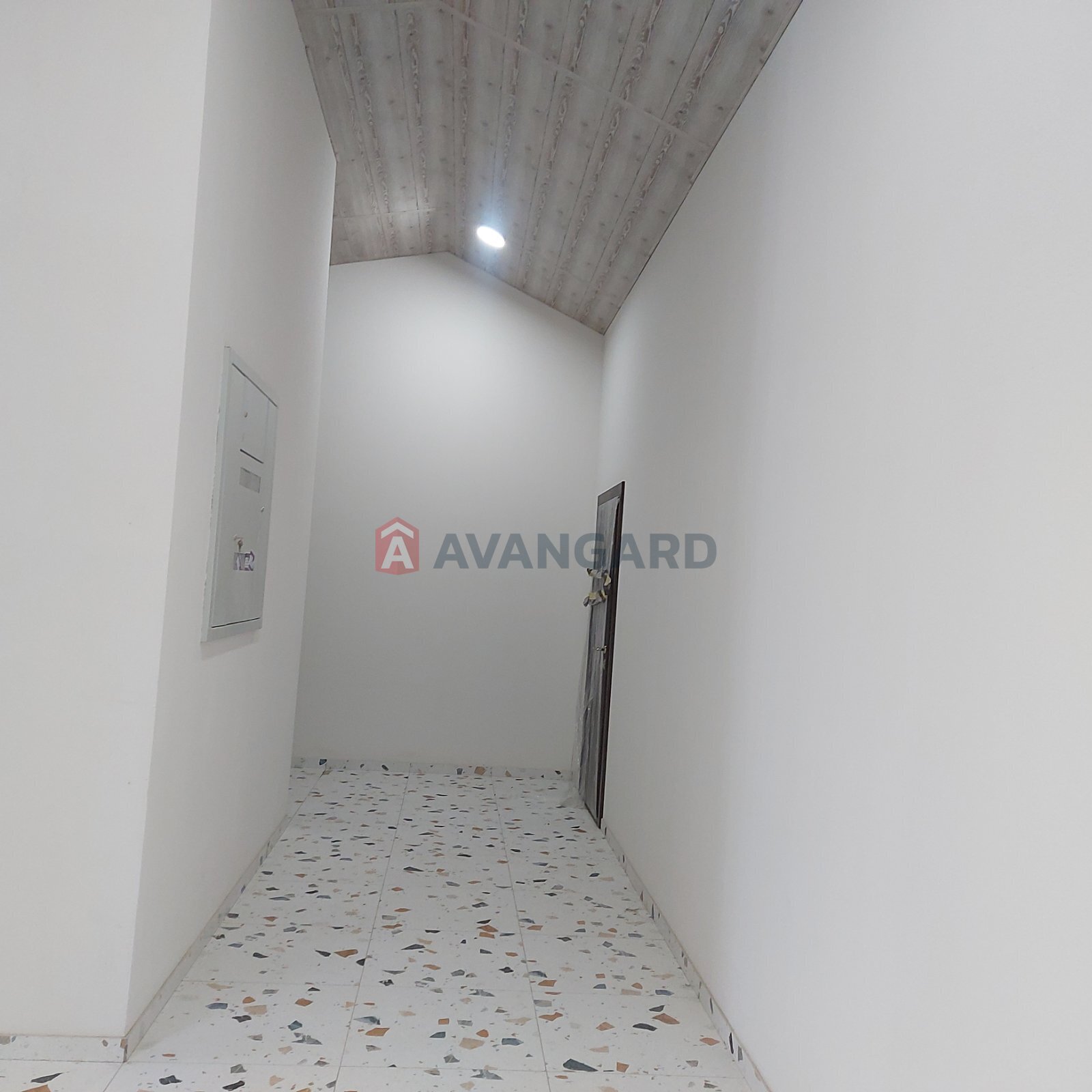 2 ��. ��������, 73,4/-/20.2 ��. �., 4/4 ������ ���� 3