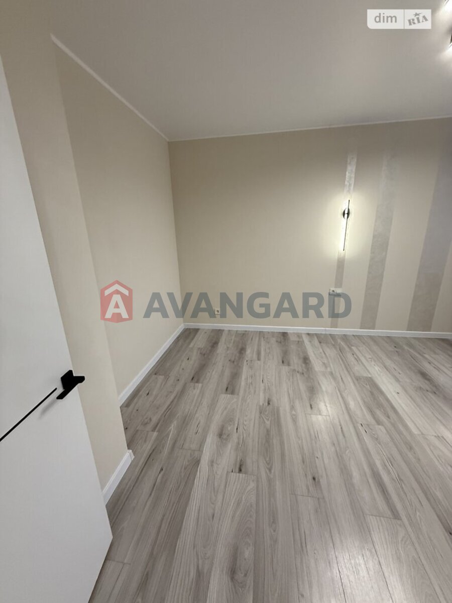 1 ����. ��������, 45/20/15 ��. �., 8/11 ���� ���� 13