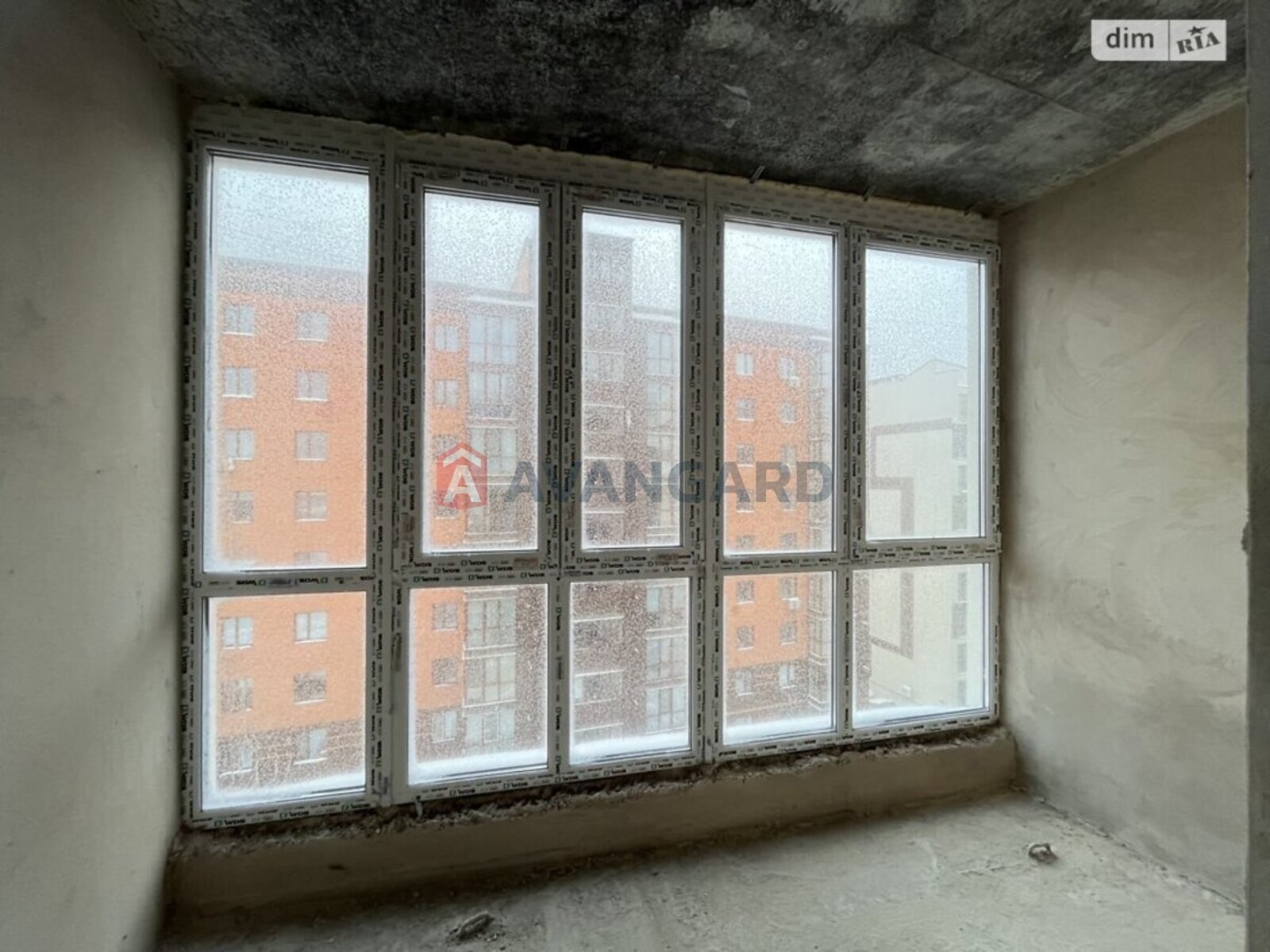 2 ����. ��������, 76/37/15 ��. �., 9/10 ���� ���� 8