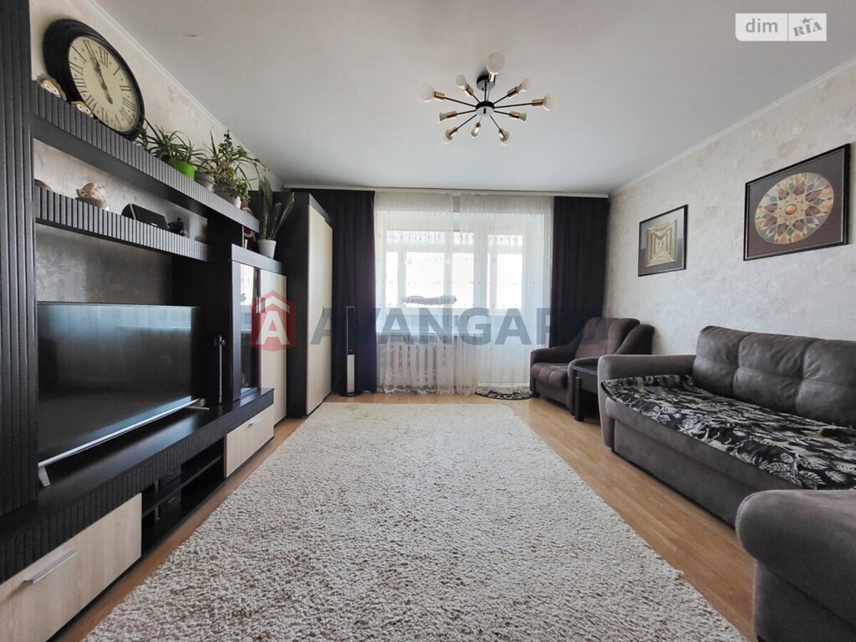 3 ��. ��������, 64/39/10 ��. �., 7/9 ������ ���� 19