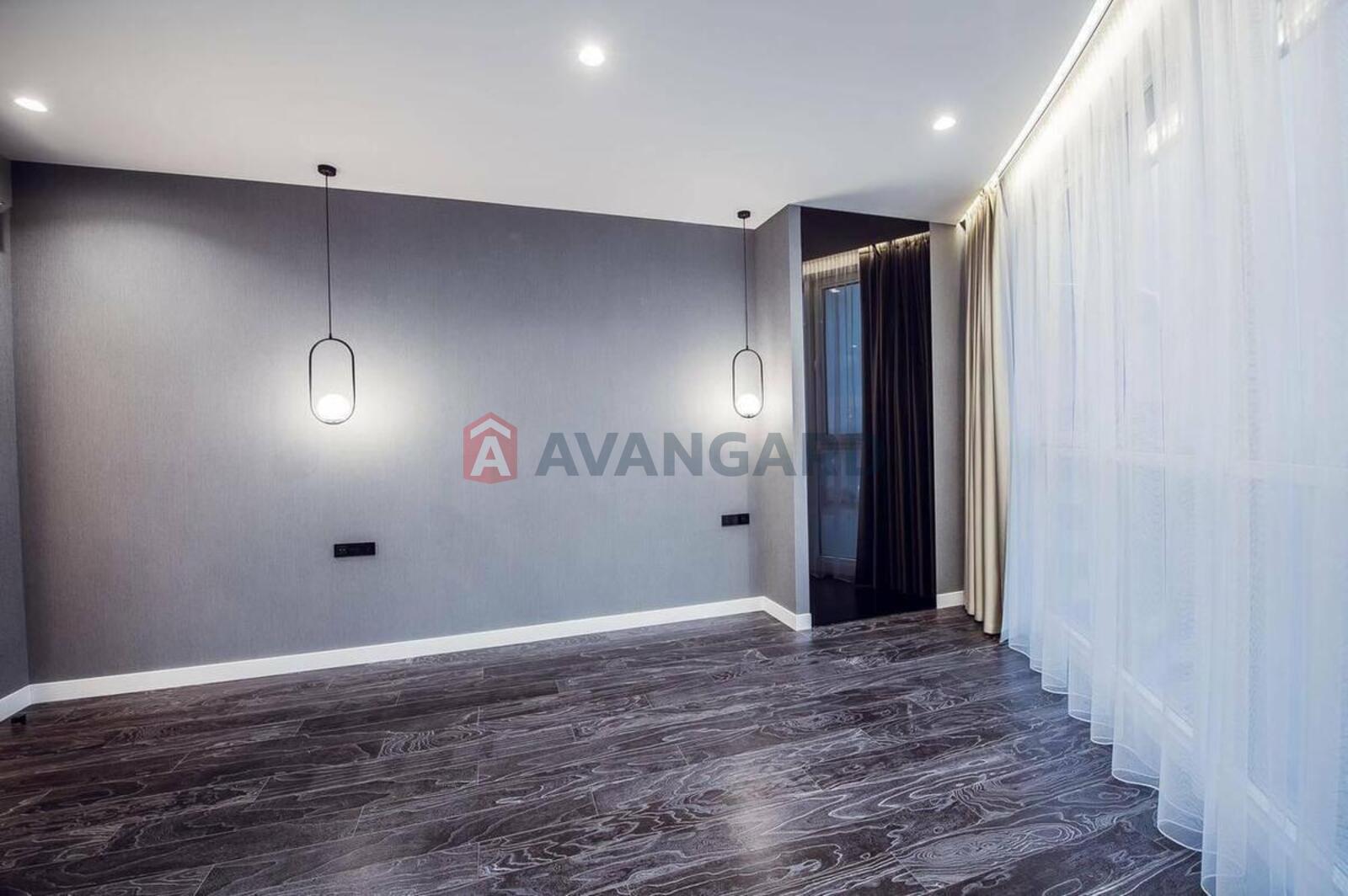 4 ��. ��������, 182/95/40 ��. �., 29/30 ������ ���� 9