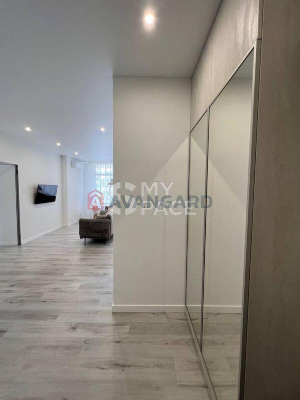 3 ��. ��������, 69/44/25 ��. �., 21/25 ������ ���� 14