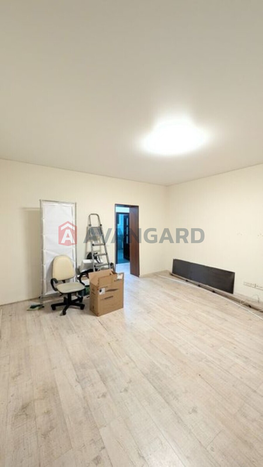 3 ��. ��������, 70/-/7 ��. �., 2/5 ������ ���� 4