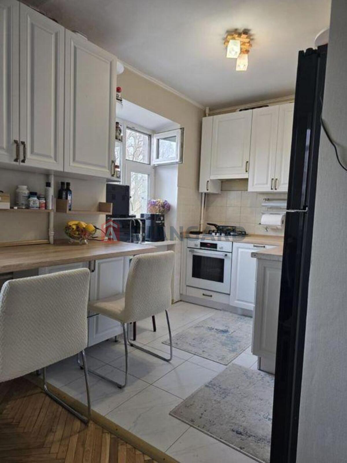 3 ����. ��������, 57/-/7 ��. �., 4/5 ���� ���� 15