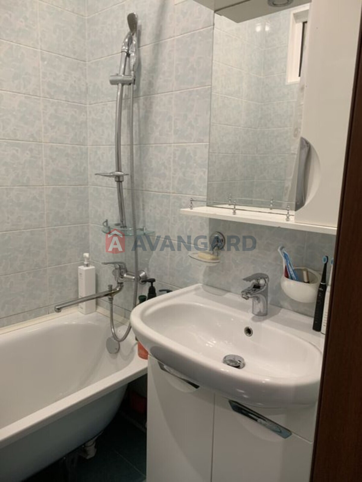 2 ����. ��������, 52/-/7 ��. �., 4/4 ���� ���� 3