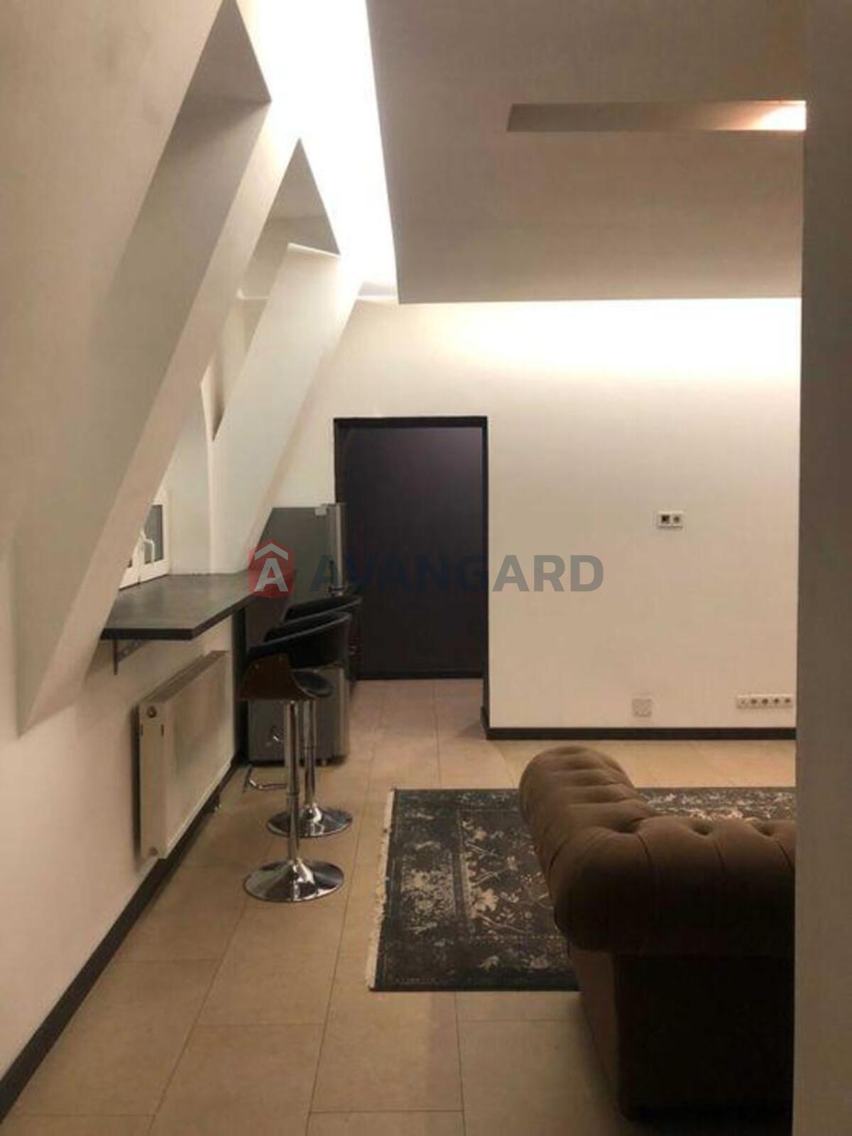 2 ��. ��������, 49/-/4 ��. �., 9/10 ������ ���� 3