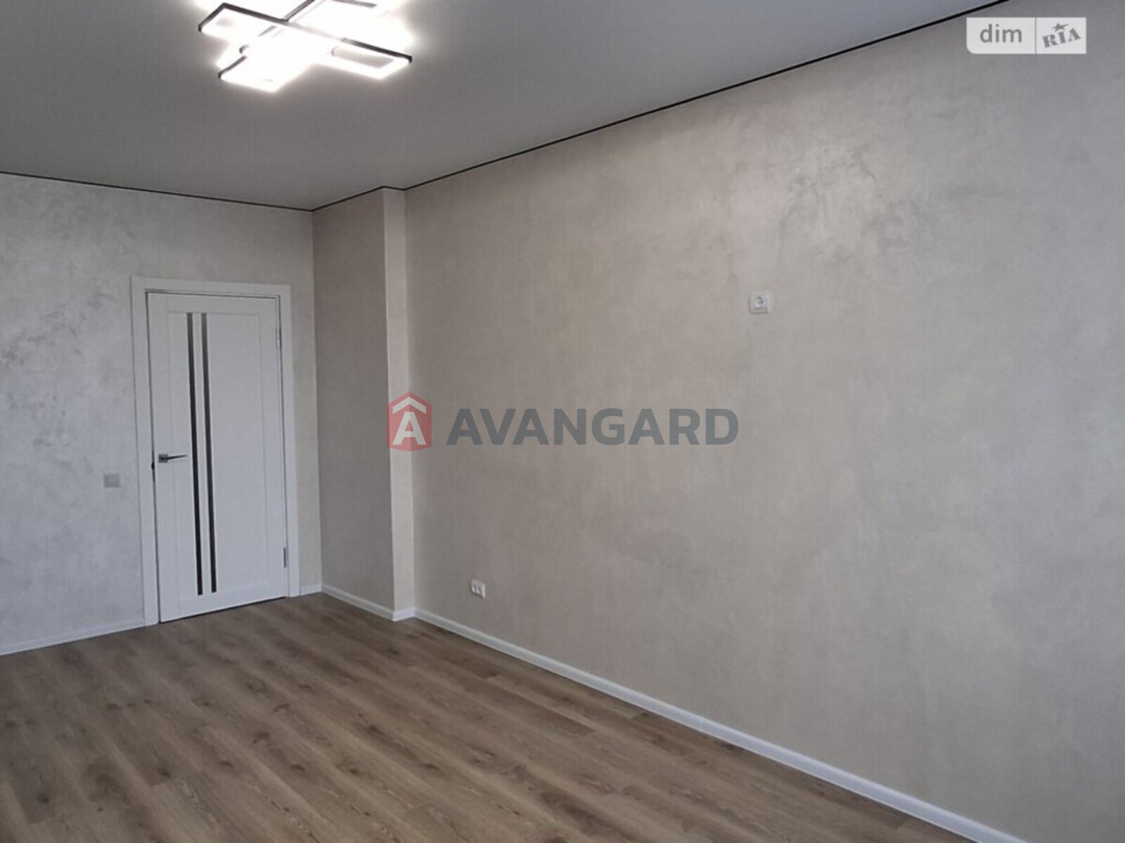 1 ��. ��������, 43000/-/- ��. �., 10/15 ������ ���� 19