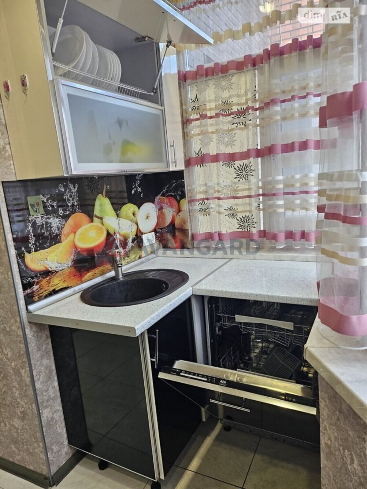 1 ��. ��������, 59/25/20 ��. �., 5/12 ������ ���� 3