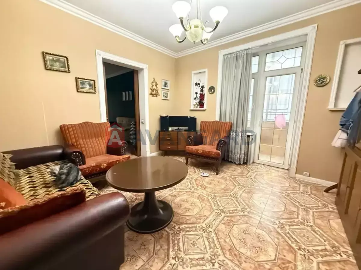 3 ��. ��������, 63/42/7 ��. �., 3/5 ������ ���� 4