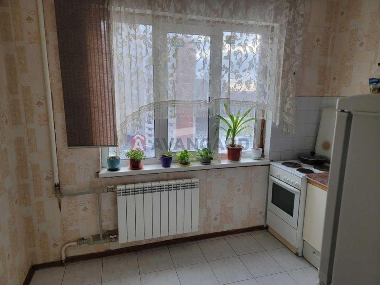 1 ��. ��������, 36/-/8 ��. �., 10/22 ������ ���� 13