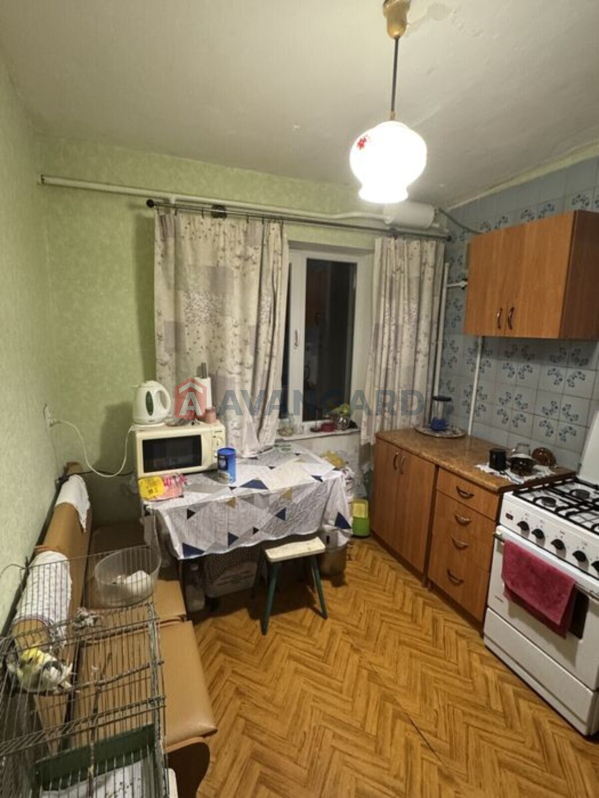 2 ����. ��������, 48/-/6 ��. �., 5/5 ���� ���� 4