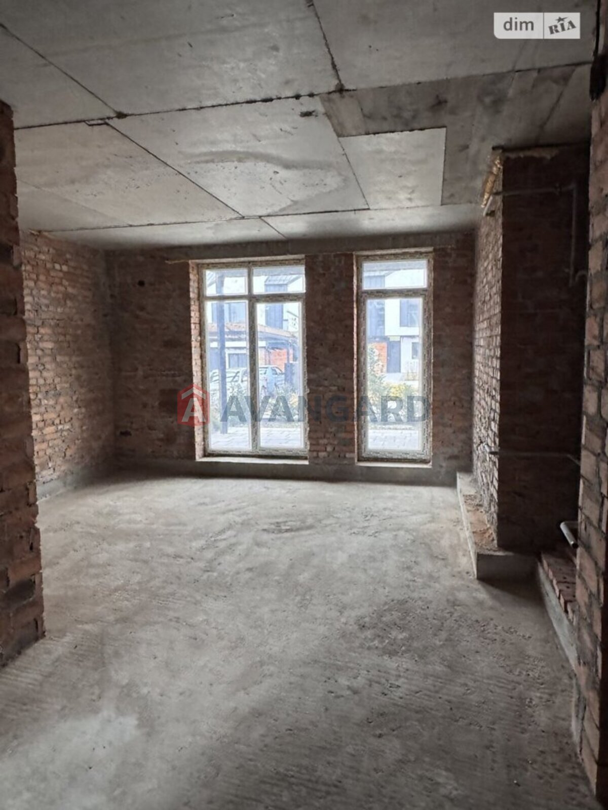 1 ��. ��������, 44/11/23 ��. �., 1/4 ������ ���� 6