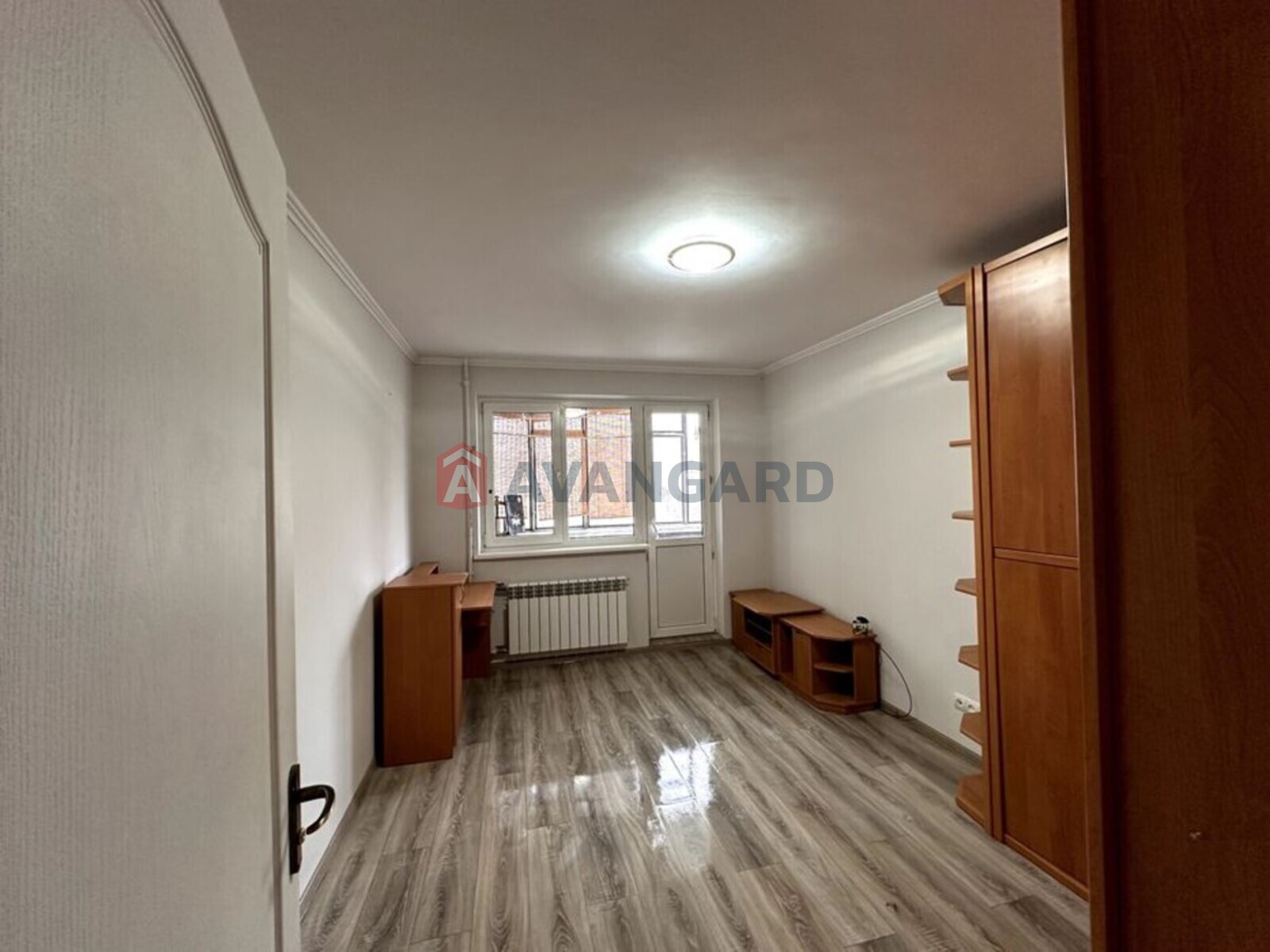 3 ��. ��������, 54/-/5 ��. �., 4/5 ������ ���� 5