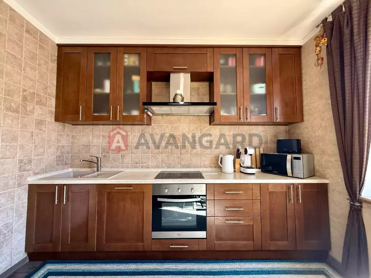 4 ��. ��������, 168/105/13 ��. �., 7/10 ������ ���� 10