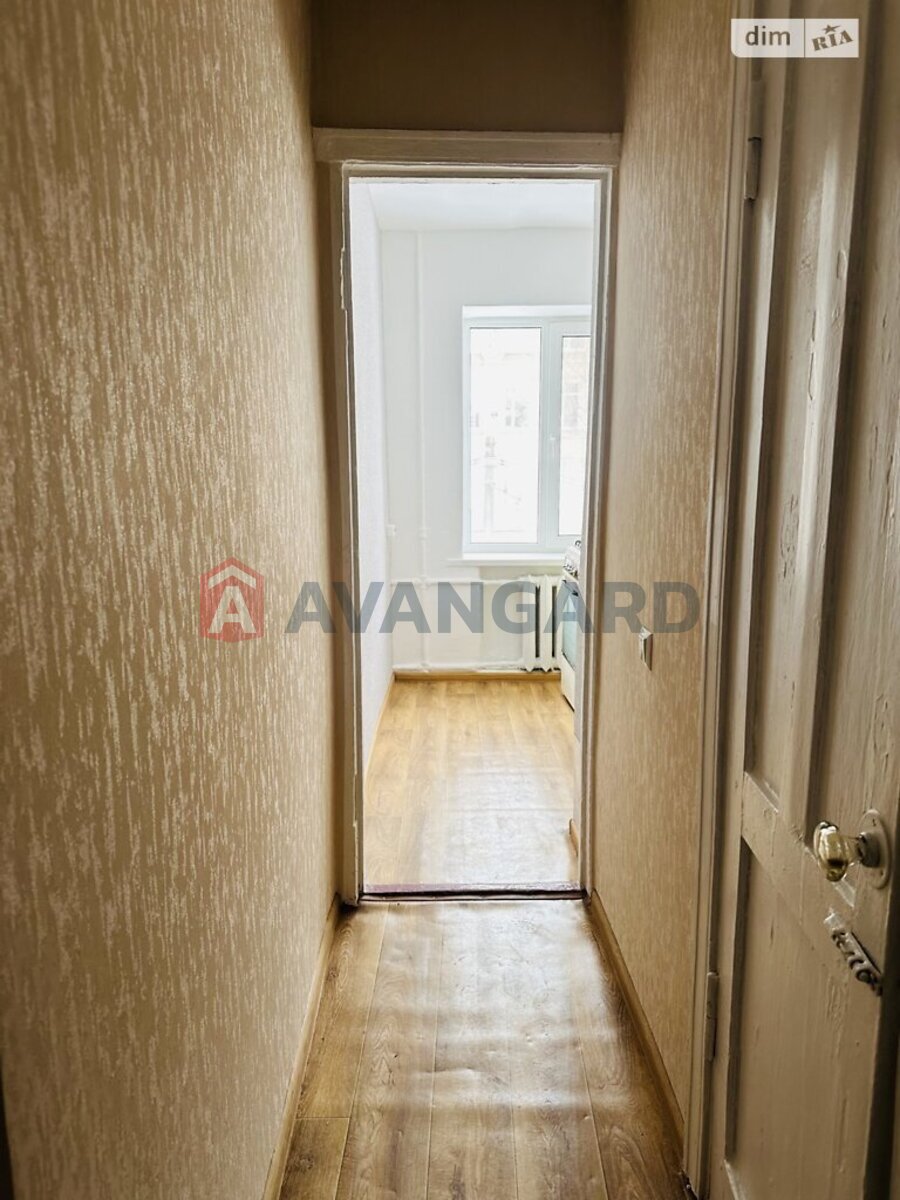 1 ��. ��������, 27/16/5 ��. �., 3/4 ������ ���� 4