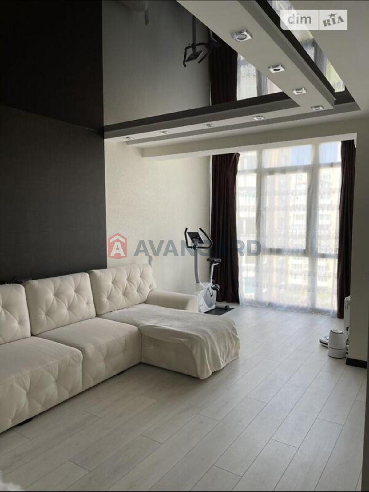 1 ��. ��������, 60/-/15 ��. �., 8/11 ������ ���� 5