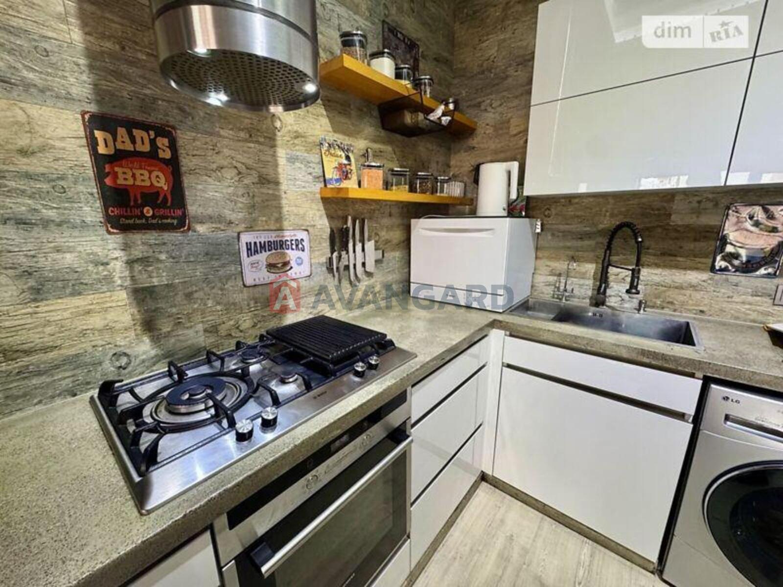 2 ��. ��������, 53/18/25 ��. �., 3/5 ������ ���� 9