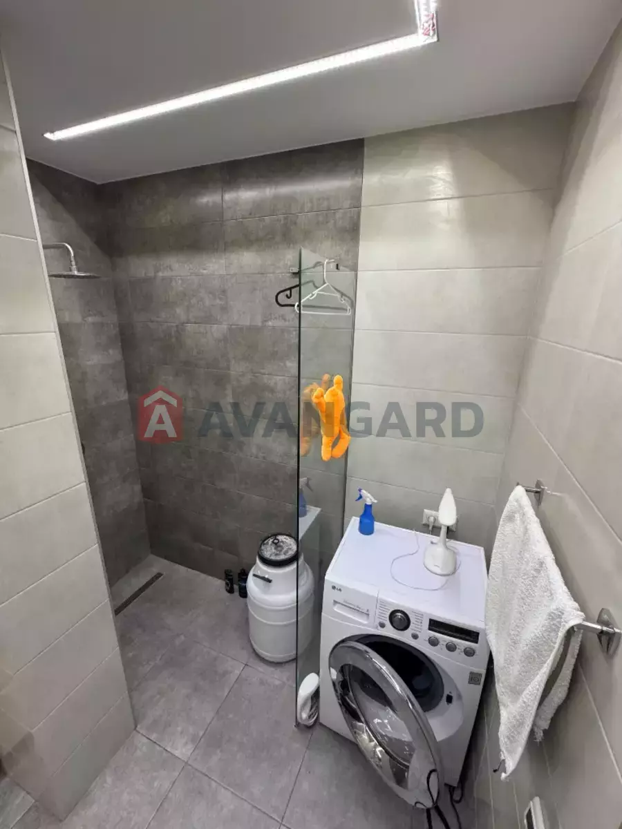 3 ��. ��������, 98/40/40 ��. �., 9/10 ������ ���� 21