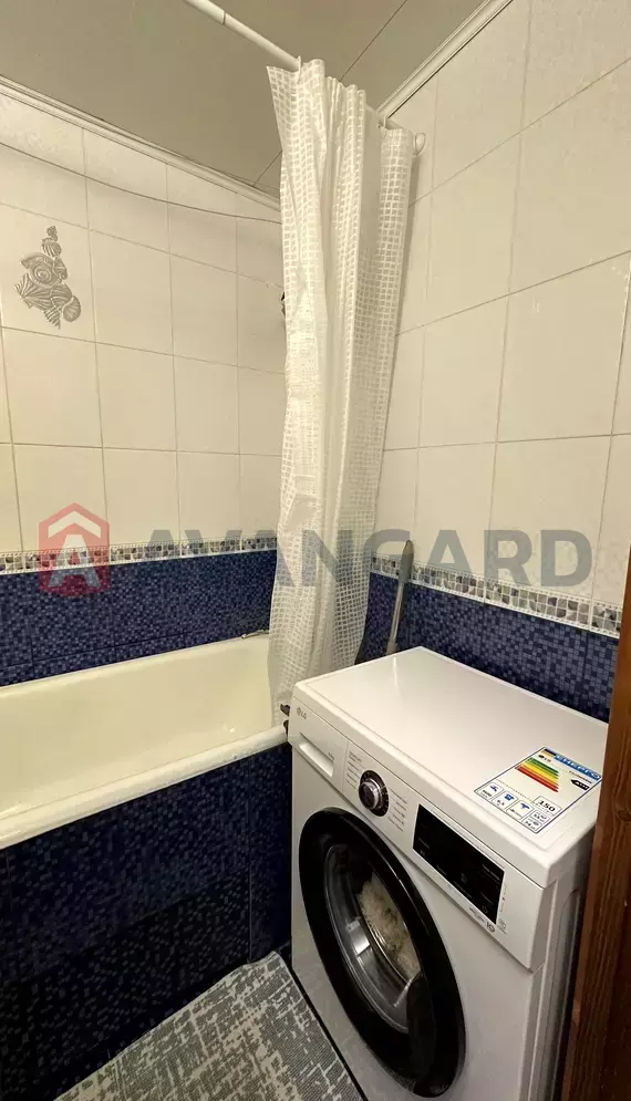 1 . , 39/-/8 . ., 2/9   4