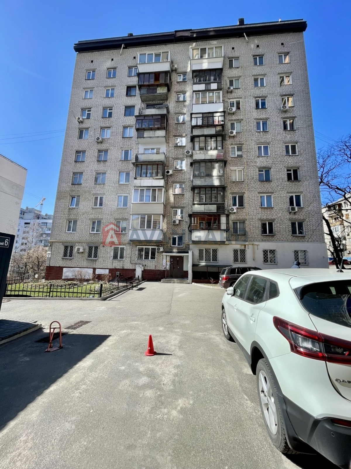 3 ��. ��������, 82/48/8 ��. �., 2/9 ������ ���� 1