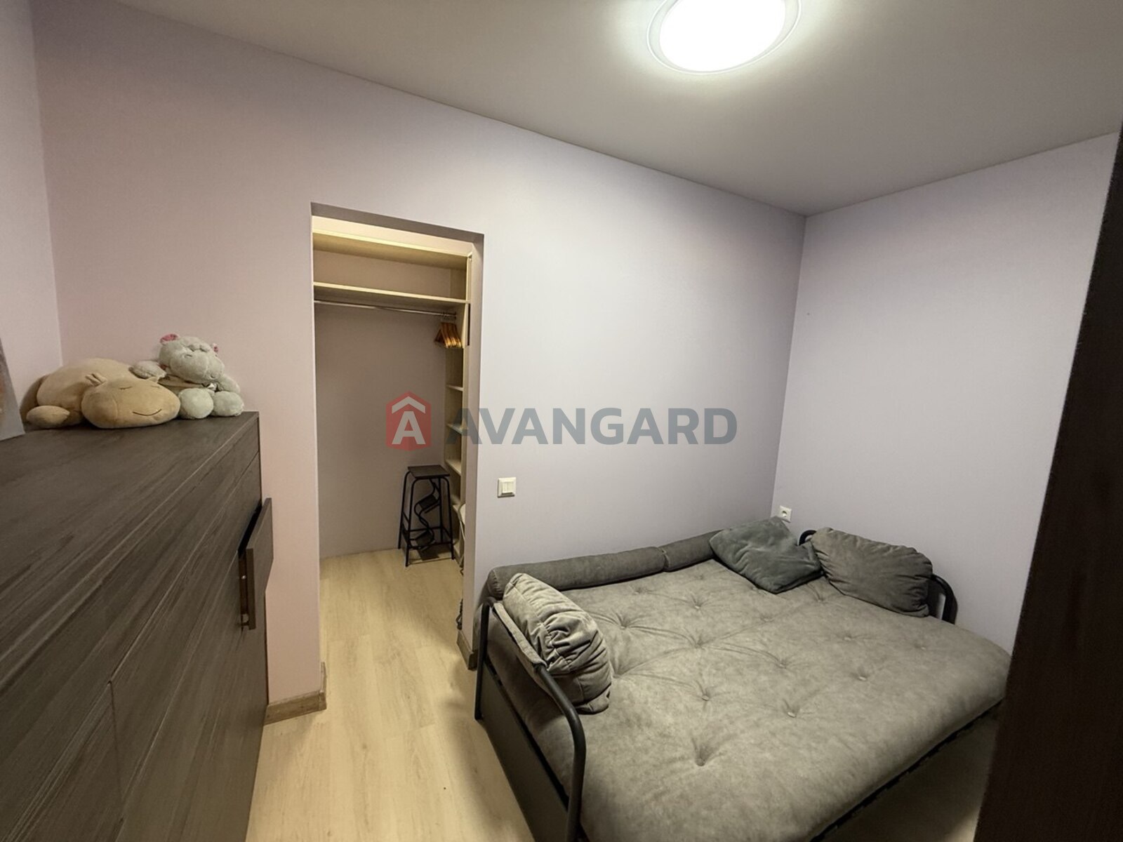 1 ��. ��������, 40/-/15 ��. �., 3/9 ������ ���� 9