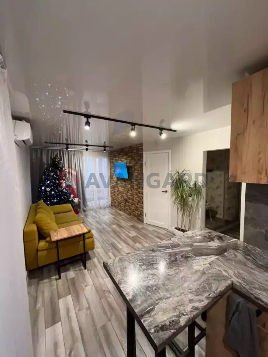 1 ��. ��������, 36/19/4 ��. �., 3/5 ������ ���� 10