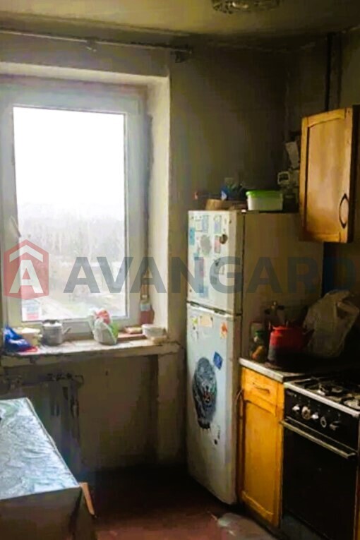 4 . , 81/-/7 . ., 8/9   7