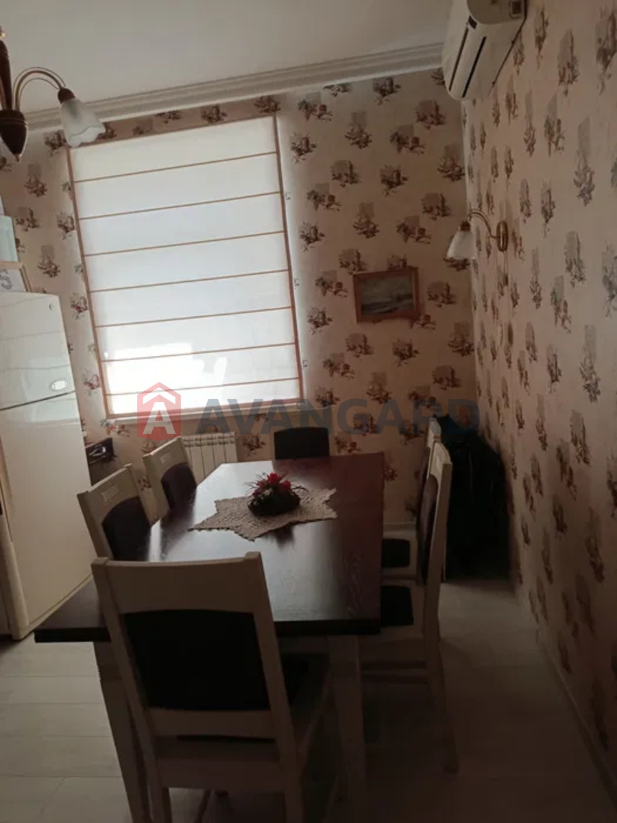 2 ��. ��������, 60/-/14 ��. �., 1/3 ������ ���� 3