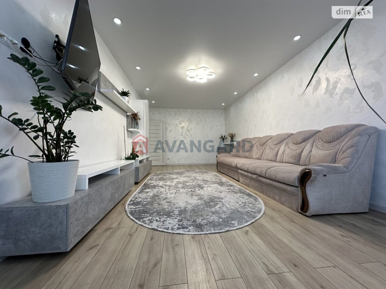 3 ��. ��������, 96/58/16 ��. �., 10/11 ������ ���� 17