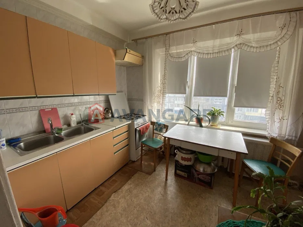 2 ��. ��������, 50/-/8 ��. �., 9/9 ������ ���� 5