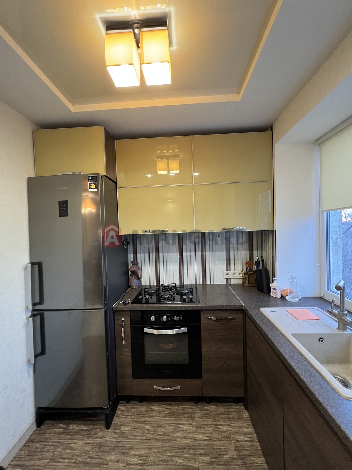 3 ��. ��������, 59/-/9 ��. �., 5/5 ������ ���� 3