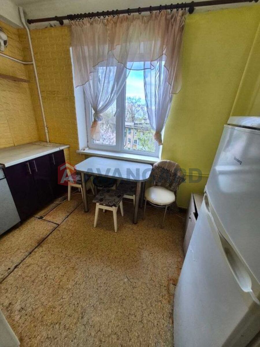 2 ��. ��������, 44/-/7 ��. �., 4/5 ������ ���� 9