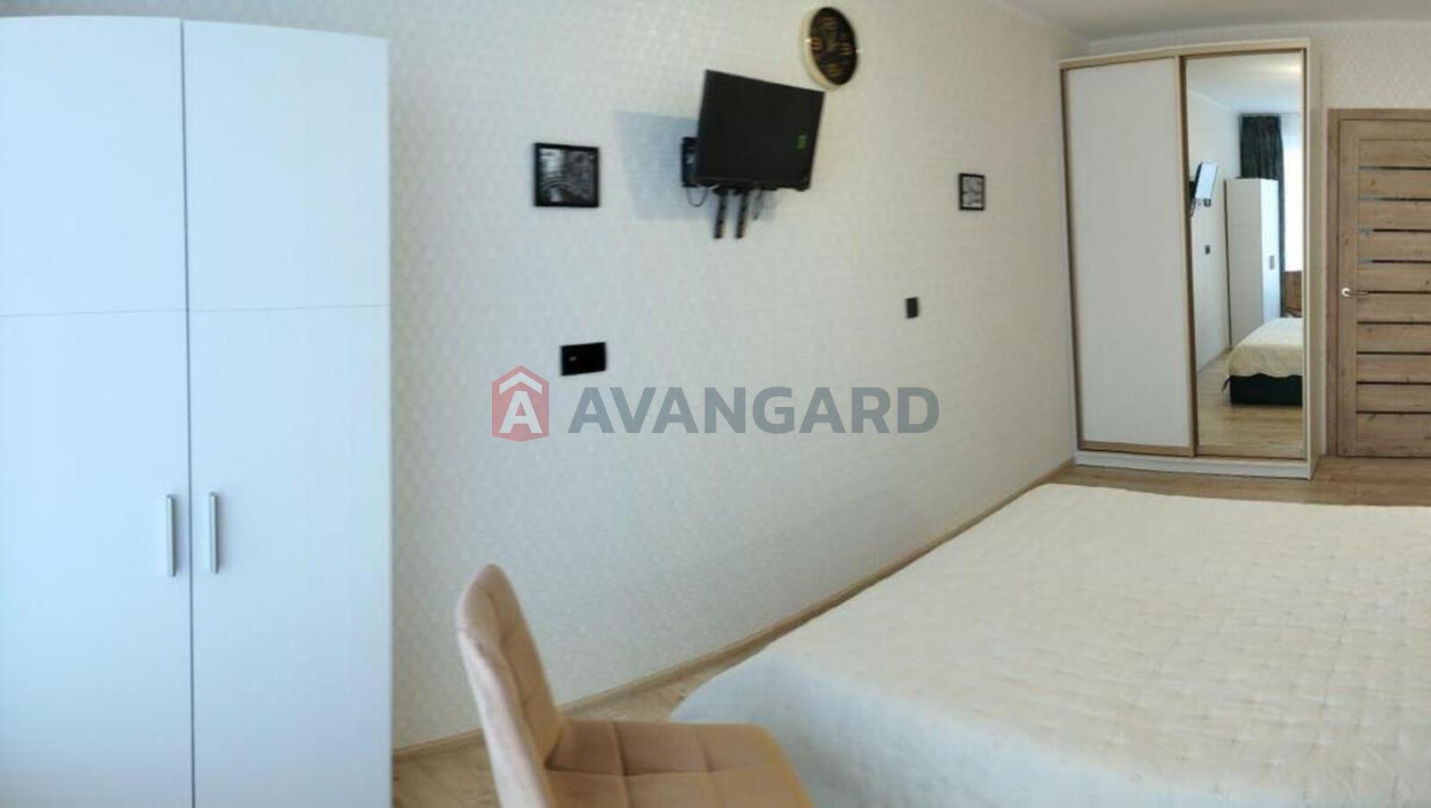 1 ��. ��������, 35/-/8 ��. �., 2/10 ������ ���� 4