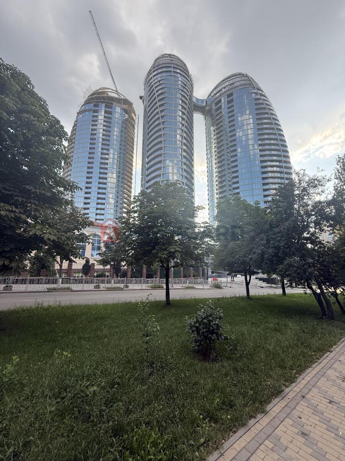 3 ��. ��������, 190/150/35 ��. �., 30/31 ������ ���� 2